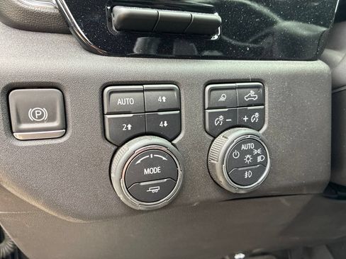 Used 2024 Chevrolet Silverado 1500 High Country AWD/4WD image 11