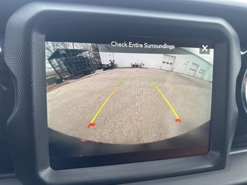 Used 2023 Jeep Wrangler Sahara image 28