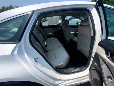 Used 2020 Honda Accord EX image 13