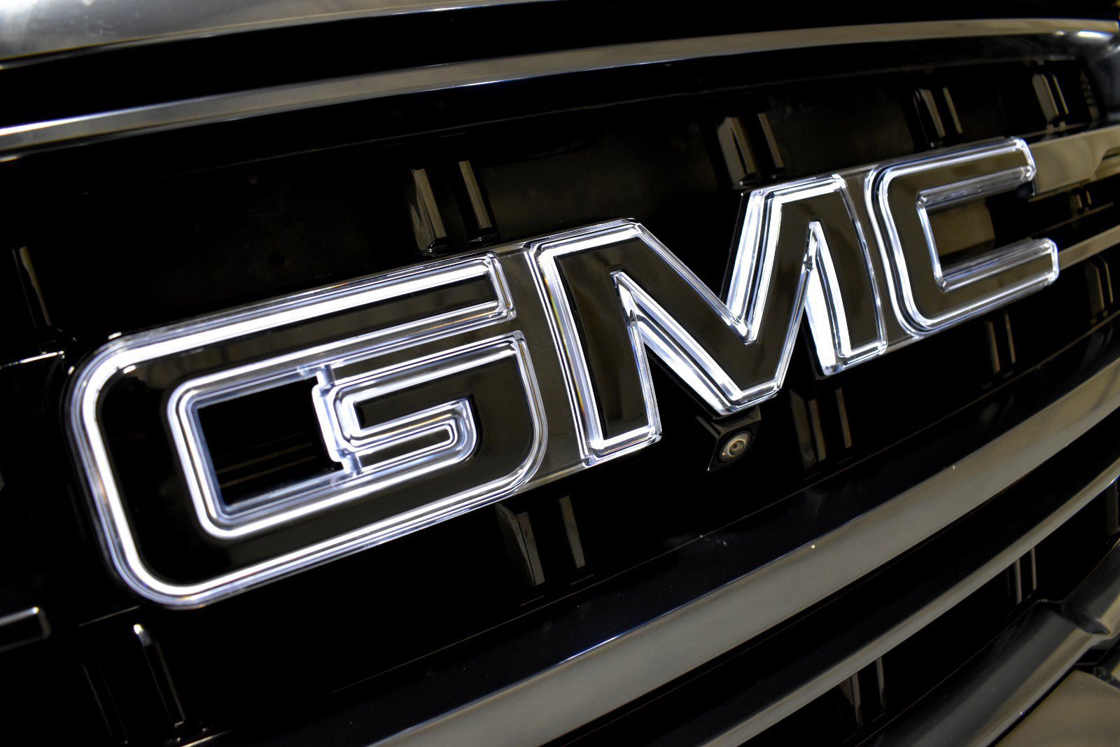 Used 2024 GMC Yukon AT4 w/ AT4 Premium Plus Package AWD/4WD image 12