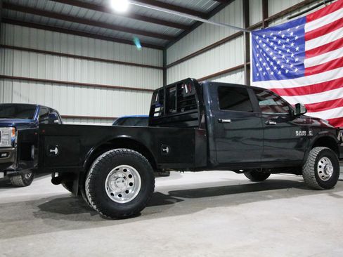 Used 2018 RAM 3500 Laramie w/ Convenience Group AWD/4WD image 12