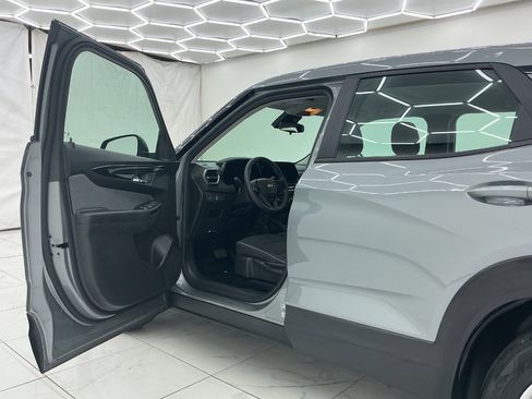 Used 2024 Chevrolet TrailBlazer LS FWD image 16