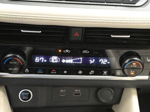 Used 2021 Nissan Rogue SL AWD/4WD image 18