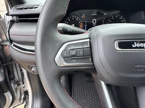 Used 2025 Jeep Compass Trailhawk AWD/4WD image 28
