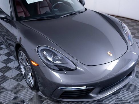 Used 2019 Porsche 718 Boxster RWD image 12