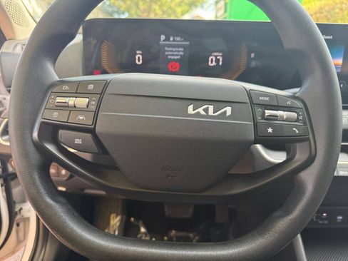 Used 2025 Kia K4 FWD image 26