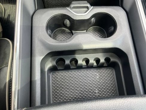 Used 2019 RAM 1500 Laramie AWD/4WD image 31