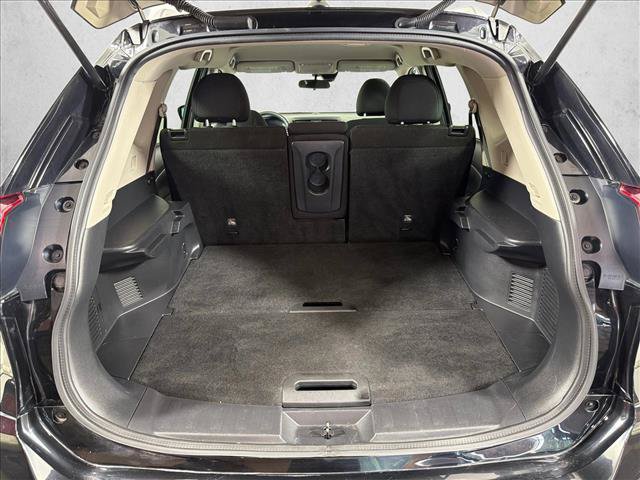 Used 2020 Nissan Rogue S w/ Special Edition Package FWD image 18