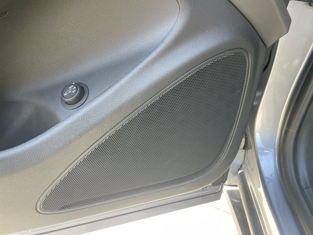 Used 2019 Buick Envision Essence FWD image 24