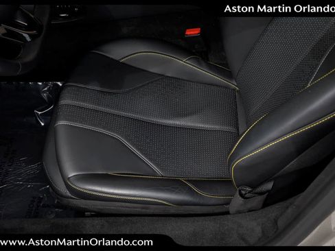 Used 2025 Aston Martin V8 Vantage Coupe image 45