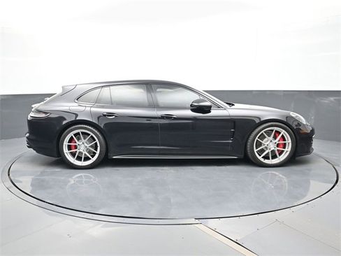 Used 2022 Porsche Panamera GTS w/ Premium Package image 24