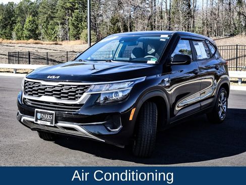 Used 2022 Kia Seltos LX image 3