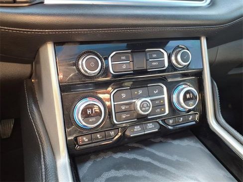 Used 2021 GMC Yukon Denali w/ Denali Premium Package image 28