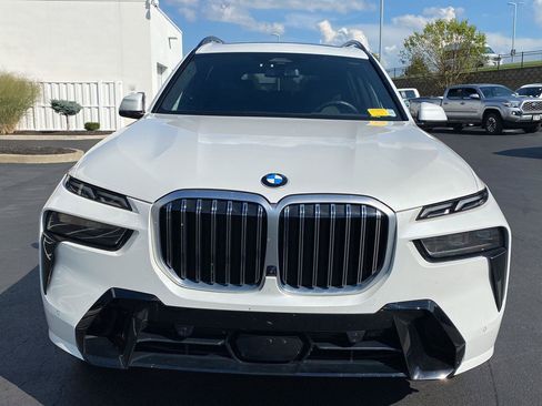 Used 2024 BMW X7 xDrive40i w/ M Sport Package AWD/4WD image 12