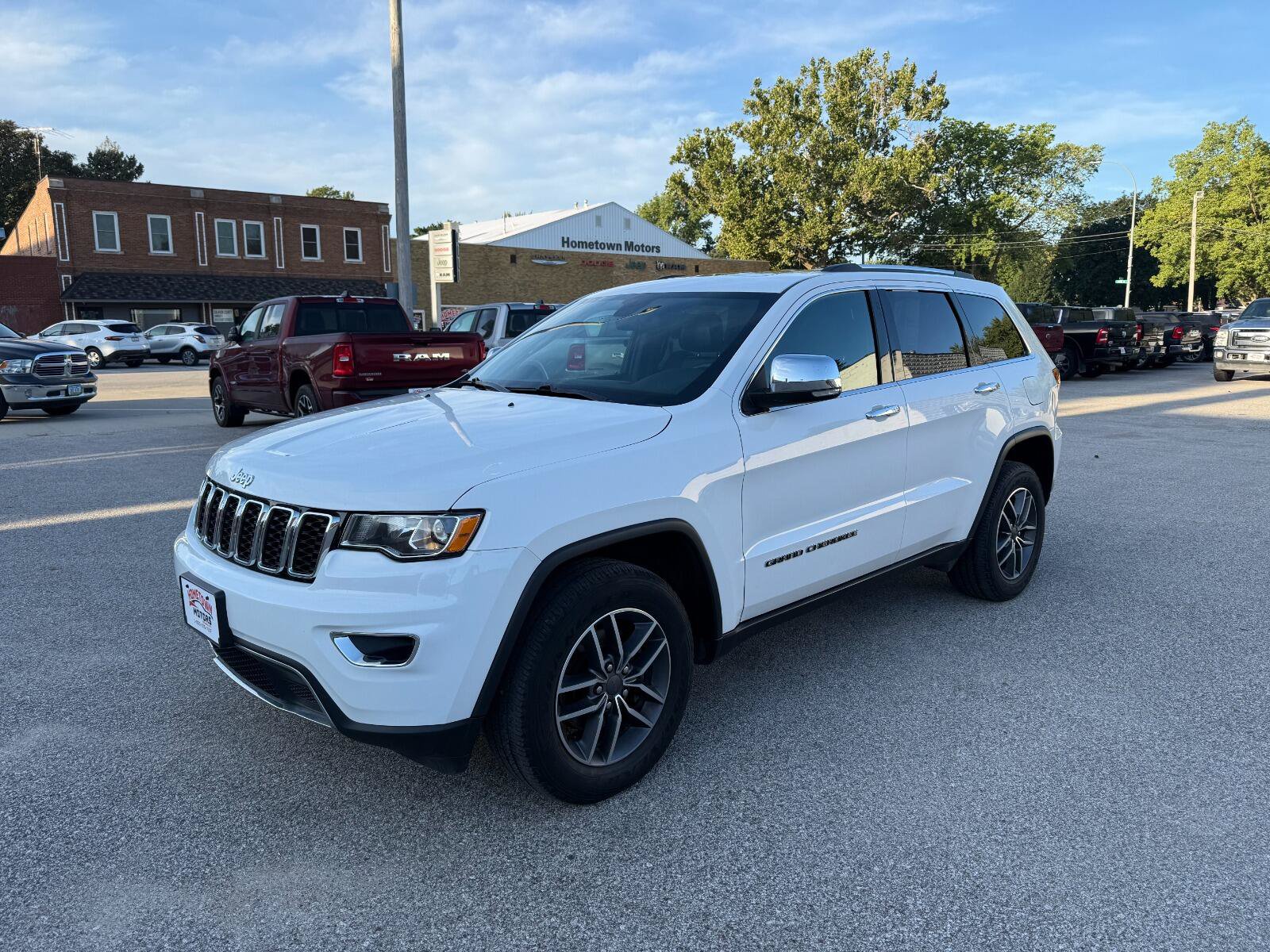 Used 2019 Jeep Grand Cherokee Limited AWD/4WD image 1