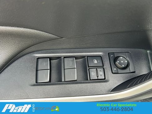 Used 2024 Toyota RAV4 SE AWD/4WD image 15