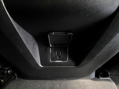 Used 2022 Chevrolet Suburban LT AWD/4WD image 62