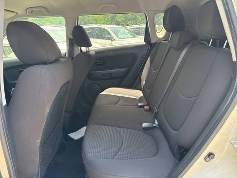 Used 2012 Kia Soul FWD image 32