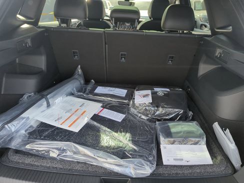 New 2026 Volkswagen Tiguan SE R-Line image 32