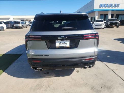 New 2026 Chevrolet Traverse LT w/ Midnight/Sport Edition image 5