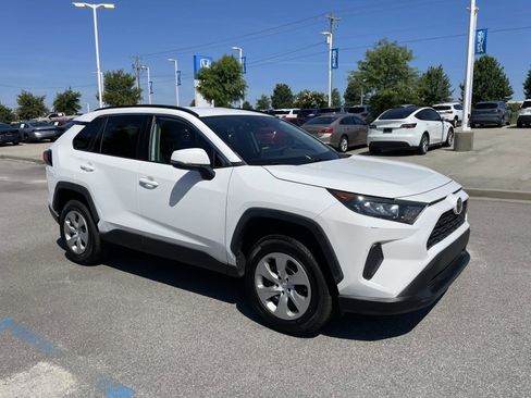 Used 2021 Toyota RAV4 LE FWD image 1