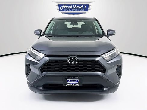 Used 2025 Toyota RAV4 LE AWD/4WD image 2