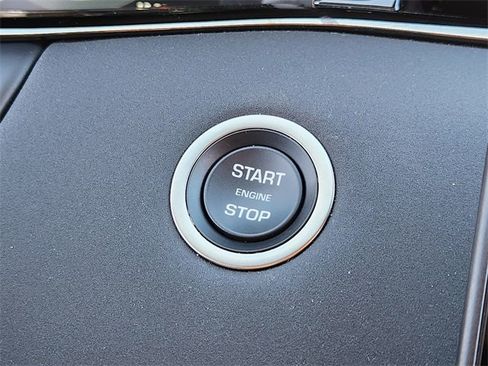 Used 2025 Land Rover Range Rover Evoque S image 20