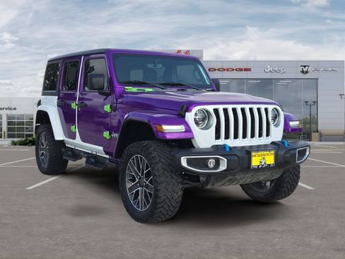 Used 2023 Jeep Wrangler Unlimited Sahara w/ Cold Weather Group AWD/4WD image 7