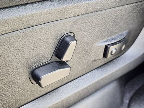 Certified 2025 RAM 2500 Big Horn AWD/4WD image 32