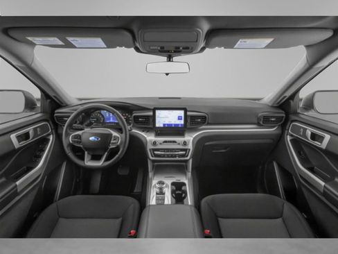 Used 2024 Ford Explorer XLT w/ Equipment Group 202A image 6