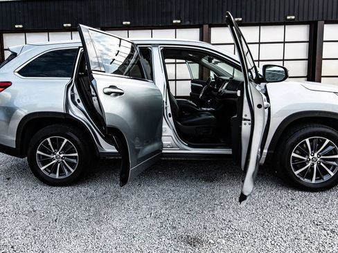 Used 2018 Toyota Highlander XLE FWD image 21