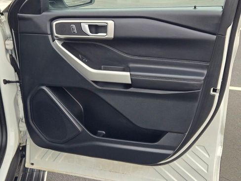 Certified 2023 Ford Explorer XLT w/ Equipment Group 202A image 6