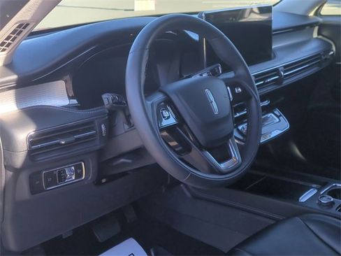 Used 2023 Lincoln Corsair AWD image 20