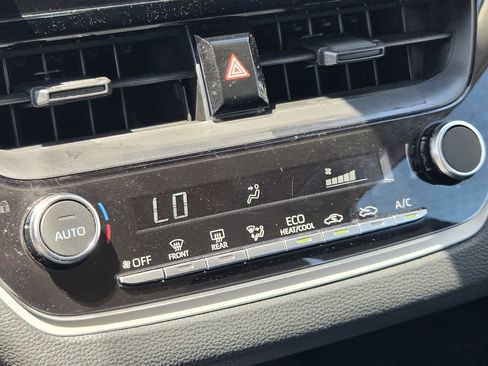 Used 2025 Toyota Corolla LE FWD image 20