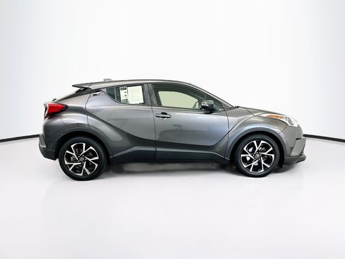 Used 2019 Toyota C-HR XLE FWD image 10