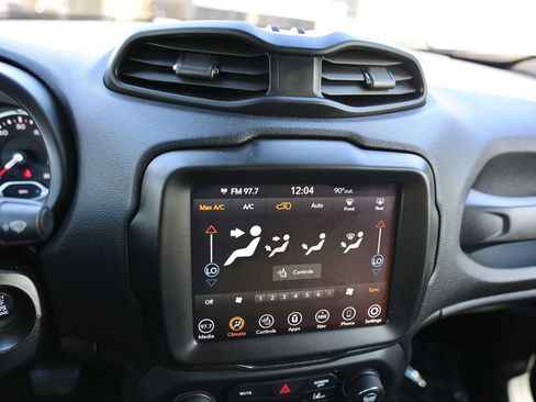 Used 2022 Jeep Renegade Altitude w/ Convenience Group AWD/4WD image 23