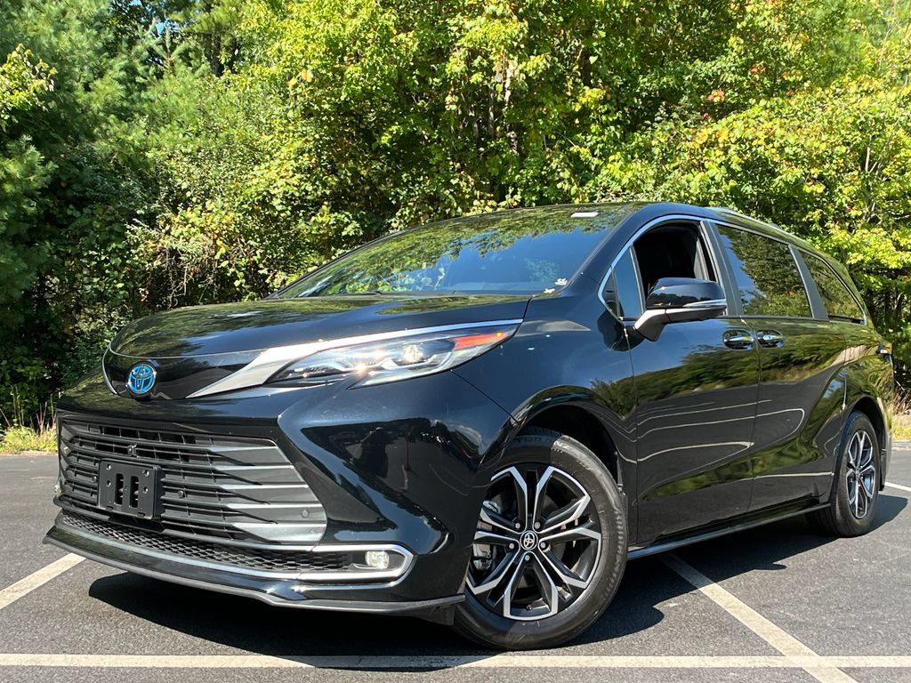 Used 2025 Toyota Sienna Platinum AWD/4WD 360° Tour