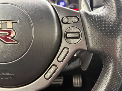 Used 2015 Nissan GT-R Black Edition image 25