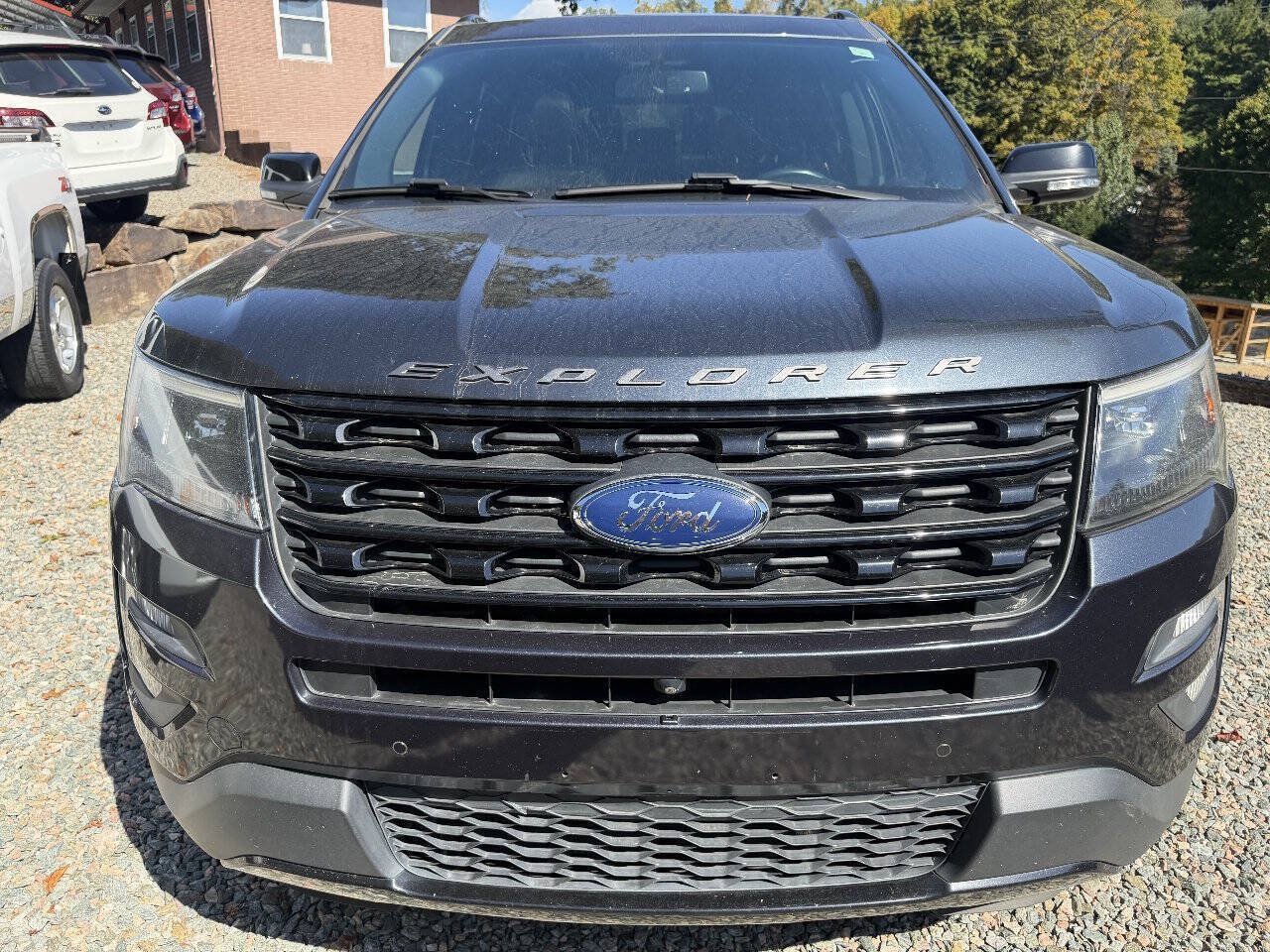Used 2017 Ford Explorer Sport w/ Equipment Group 401A AWD/4WD image 2