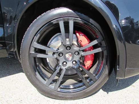 Used 2012 Porsche Cayenne Turbo AWD/4WD image 33