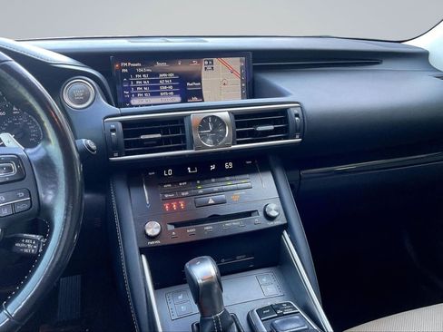 Used 2018 Lexus IS 300 w/ Comfort Package RWD image 6