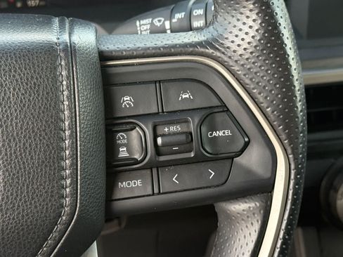 Used 2025 Toyota 4Runner SR5 AWD/4WD image 20