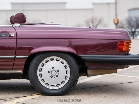 Used 1988 Mercedes-Benz 560 SL image 5