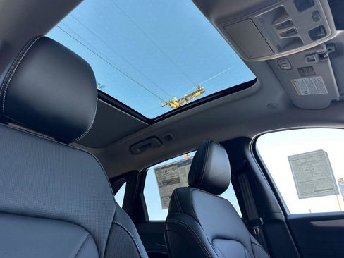 New 2025 Ford Escape SE w/ PHEV Premium Package image 14