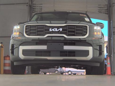 Used 2024 Kia Telluride S w/ S Sunroof Package AWD/4WD image 3