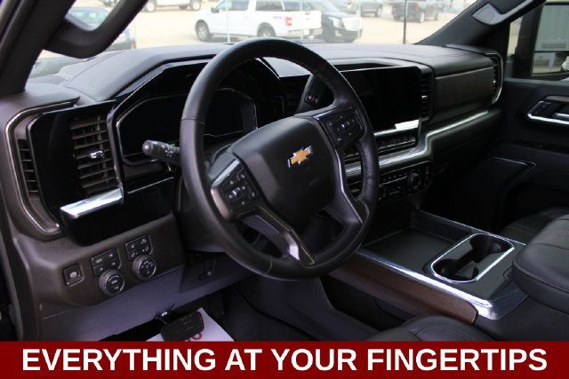 Used 2025 Chevrolet Silverado 2500 High Country AWD/4WD image 2