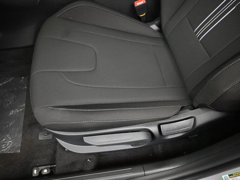 Certified 2025 Hyundai Elantra Sport FWD image 21