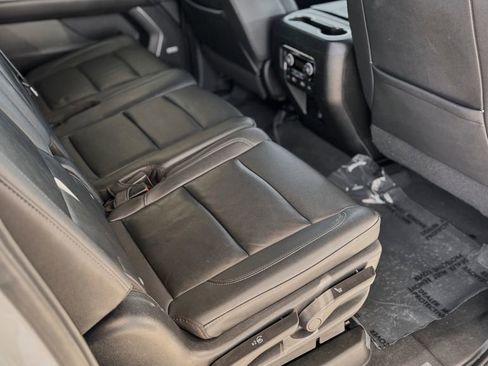 Used 2022 Chevrolet Suburban Z71 w/ Z71 Off-Road Package image 36