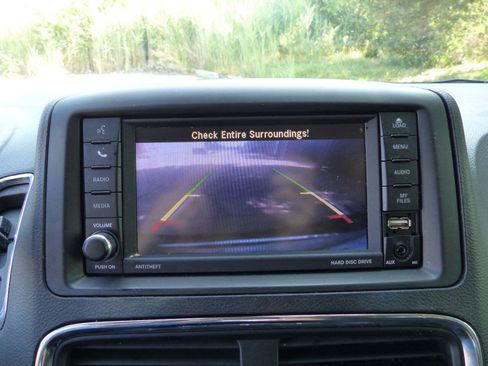 Used 2019 Dodge Grand Caravan SE FWD image 29