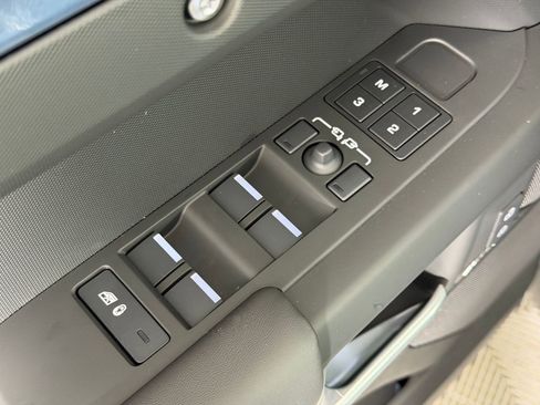 Used 2026 Land Rover Defender 110 S image 22